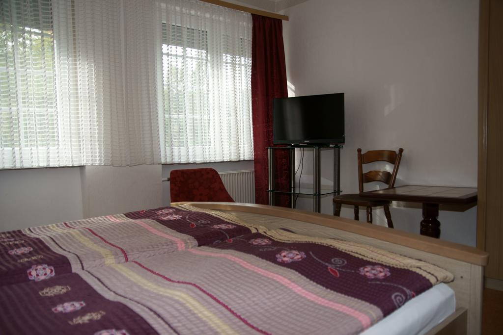 Hotel Alte Winzerschenke à Bruttig-Fankel Extérieur photo