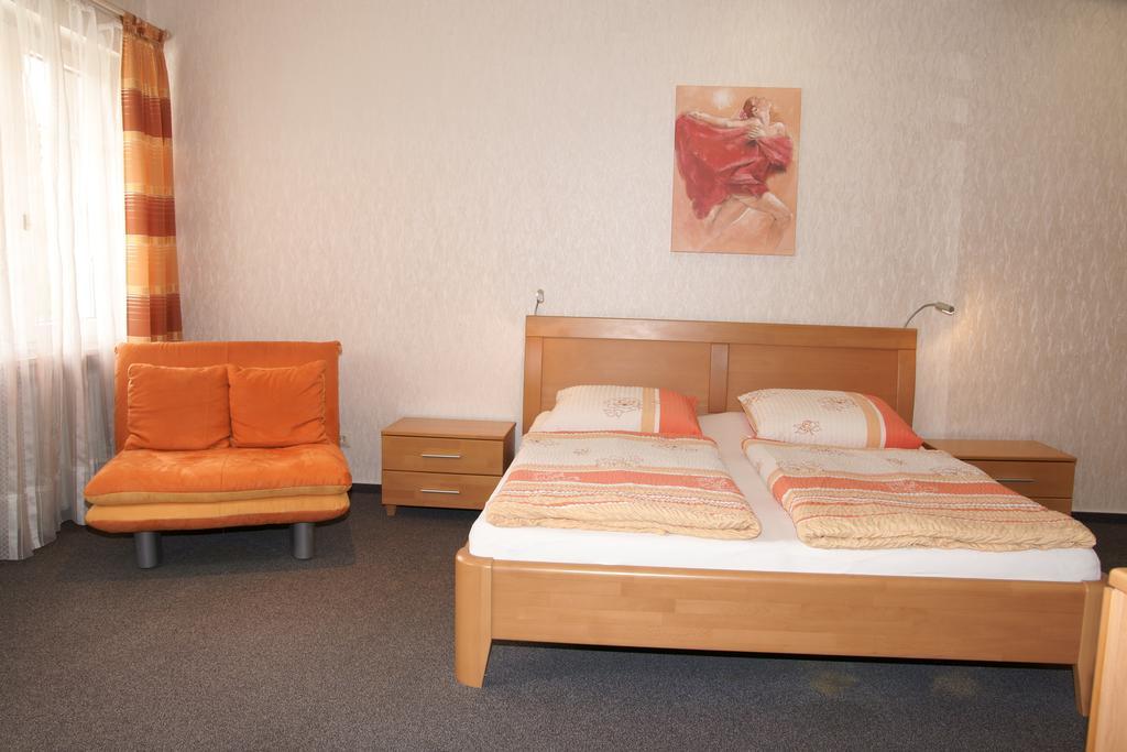 Hotel Alte Winzerschenke à Bruttig-Fankel Extérieur photo