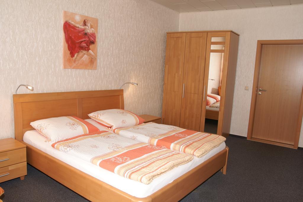 Hotel Alte Winzerschenke à Bruttig-Fankel Extérieur photo
